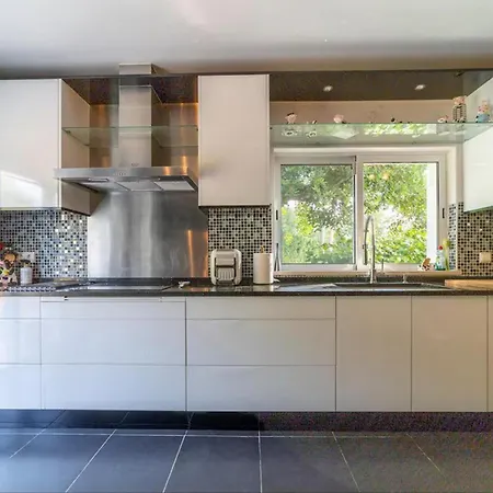 Villa In Prime Location Pool Vila *