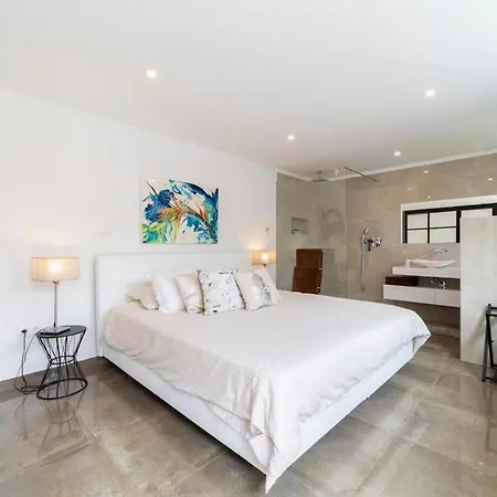 Villa In Prime Location Pool Vila *