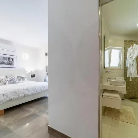 Villa In Prime Location Pool Vila *